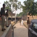 कासगंज: गांव पहुंची पुलिस