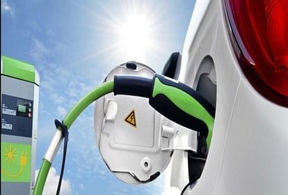 Electric vehicle charging station started in Shilpgram agra