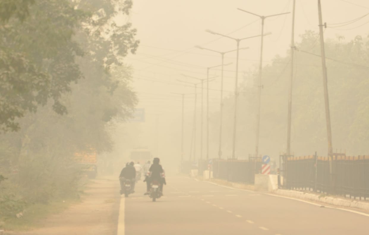 AQI beyond 400, breathing problems are being created for patients