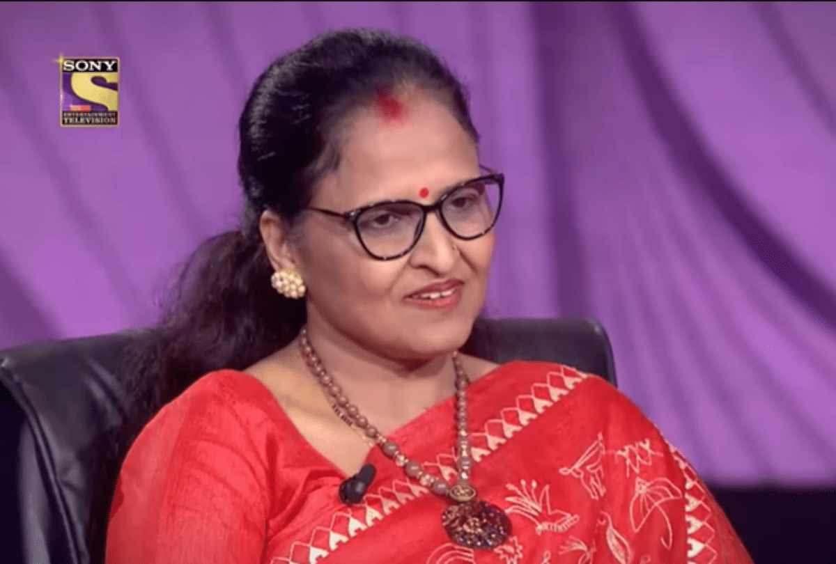 Geeta Singh Gour a home-maker from Gwalior become 3rd Crorepati of KBC 13 reveals her experience with amar ujala