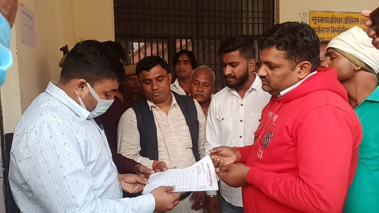 Hathras: Send stray cows doing damage in crops to the cowshed