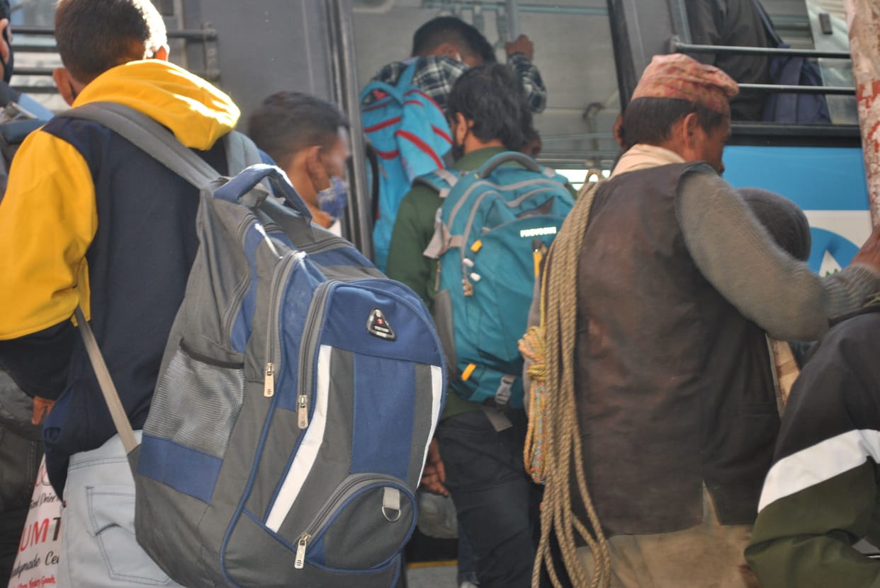 Heavy Rush In Buses
