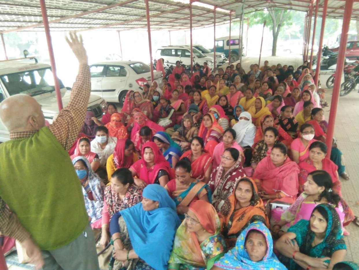 Women's Anganwadi Employees Union's picketing at Vikas Bhawan