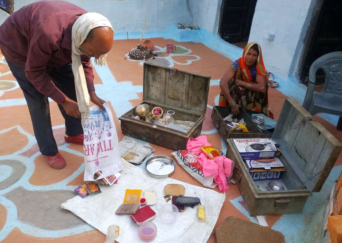 Goods worth six lakhs stolen from house