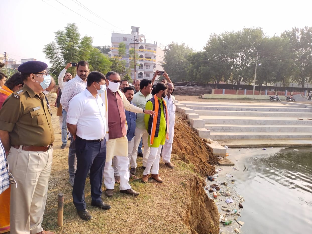 DM and SP saw the preparation of Chhath Ghats