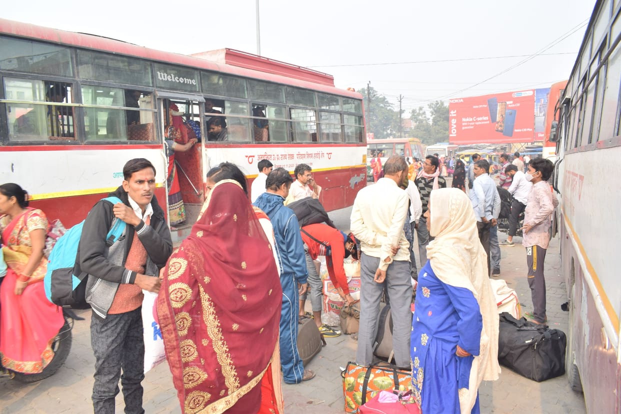 crowd at bus stand
