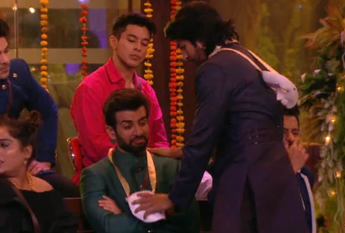 bigg boss 15 contestant jay bhanushali and vishal kotian rivalry started give selfish and bura tag to each other