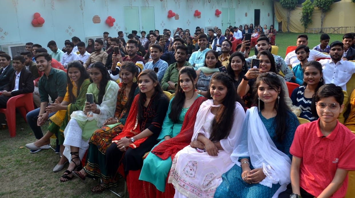 Aligarh: Ancient students rocked the youth festival