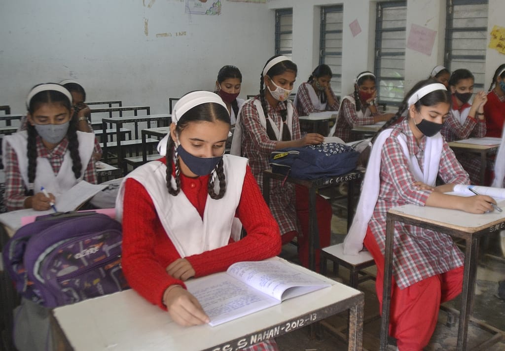 after holidays 60 percent students come in schools of sirmaur on monday