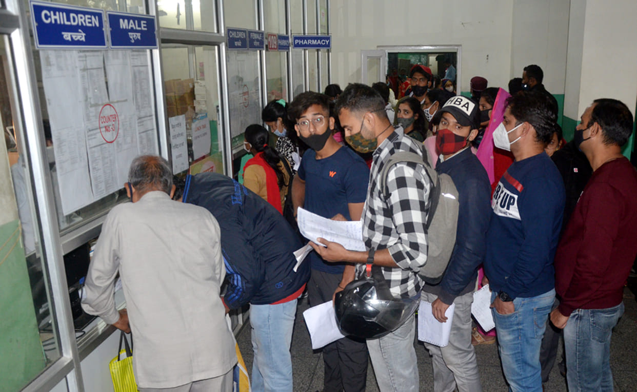 People in the grip of viral fever, an average of 20 cases are coming every day