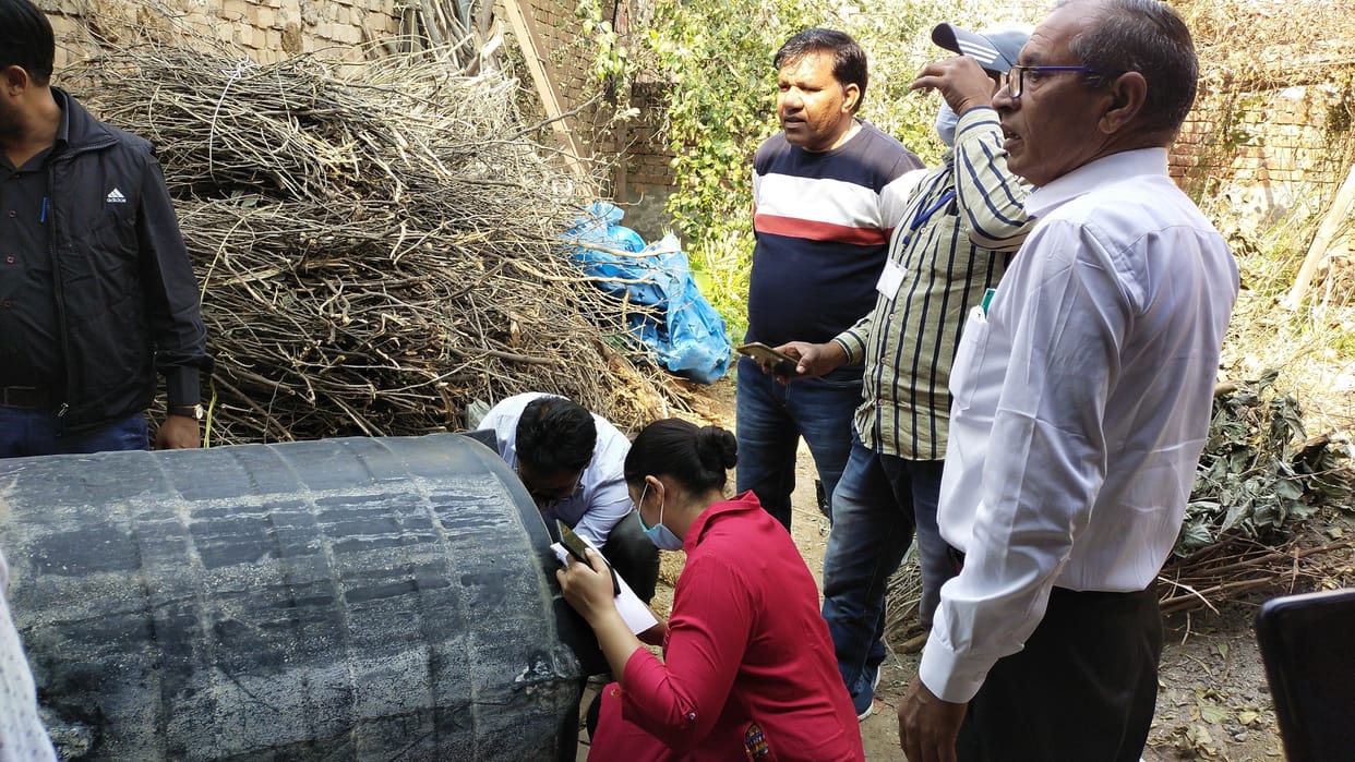 To know the reasons for spreading dengue, the team from Delhi and Panchkula did door to door survey, larvae found in homes, samples were also taken