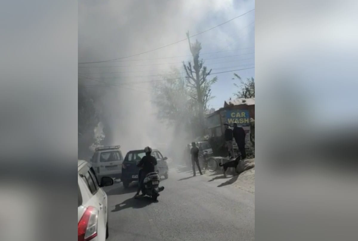 Himachal News: Private bus catches fire in kullu himachal pradesh