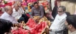 पानीपत। पानीपत में कंबल लेने पहुंचे सिक्किम के गवर्नर गंगा प्रसाद व साथ में मौजूद अन्य।