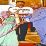 प्रो. चमन लाल सप्रू को (मरणोपरांत) पद्श्री सम्मान दिया गया।राष्ट्रपति रामनाथ कोविंद ने सप्रू की पत्नी को इसका प्रमाण पत्र सौंपा।