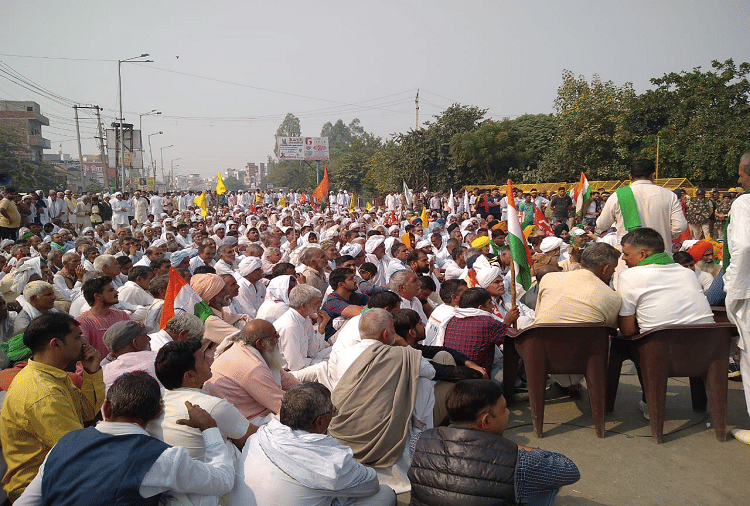 kisan andolan farmer leaders called a meeting on the kundli border of delhi haryana