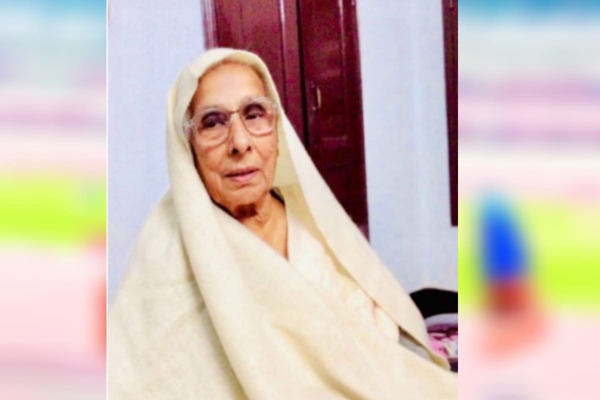 Muzaffarnagar ex Deputy Chief Minister Babu Narayan Singh wife died was ill for a long time