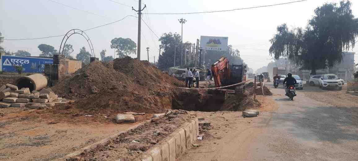 ADC arrived to investigate Rohtak road collapse case, filled samples