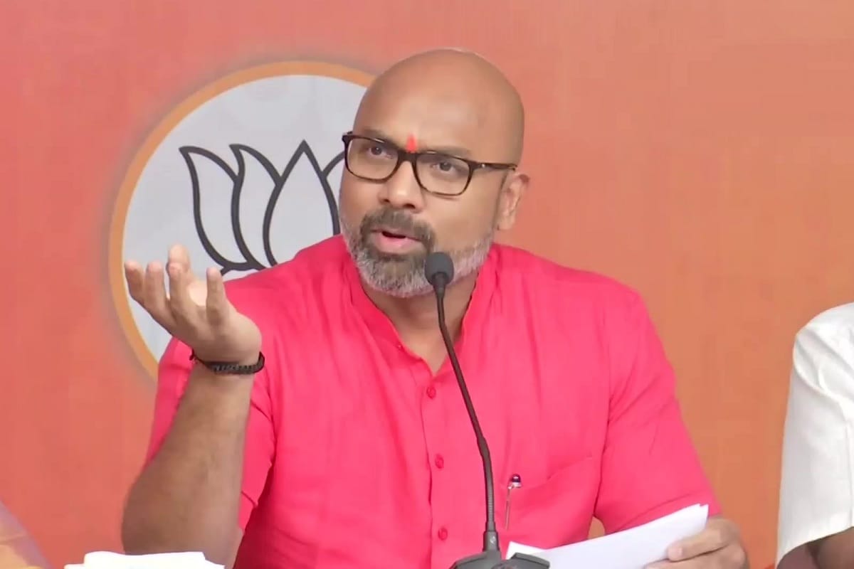 BJP MP Arvind Dharmapuri targets Telangana CM KCR saying he is taking panga with Modi as his political death comes