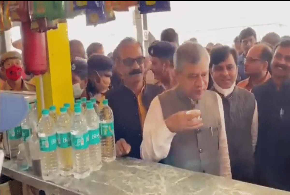 Railway Minister Ashwini Vaishnav surprise inspection of Jharsuguda railway station