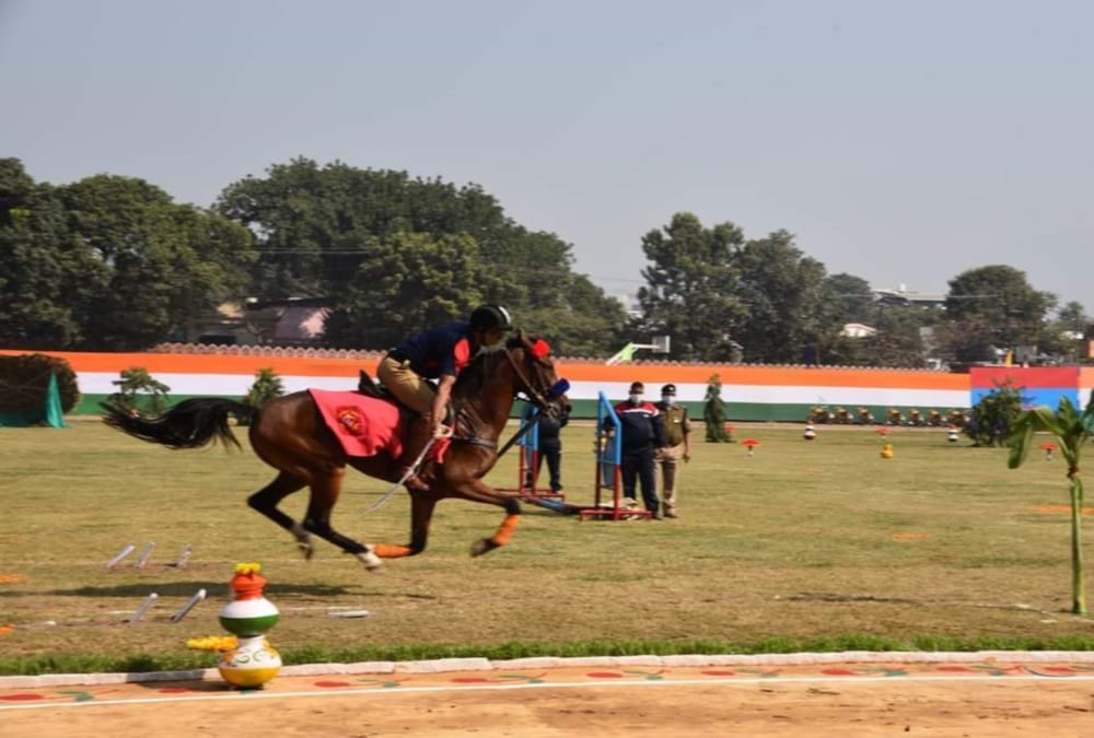 Uttarakhand 21 Foundation Day Today: Police and Sdrf Soldiers show Amazing feat Photos