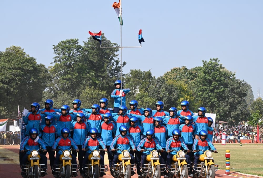 Uttarakhand 21 Foundation Day Today: Police and Sdrf Soldiers show Amazing feat Photos