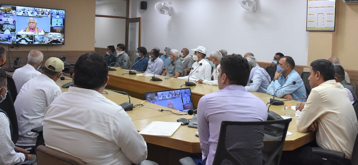 Connect with the Samarpan Portal and take the schemes to the needy: Manohar