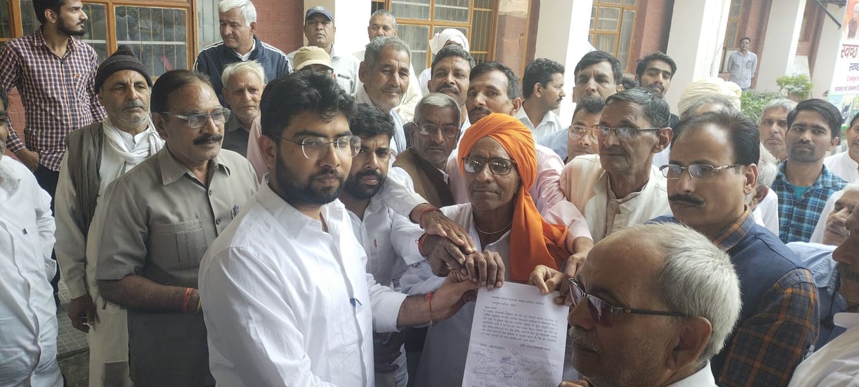 Demand for arrest of accused, backward class sent memorandum to Governor