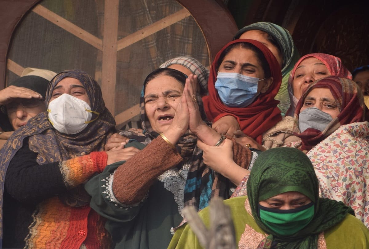 Funeral of salesman who was shot dead in terrorist attack in Srinagar jammu and kashmir