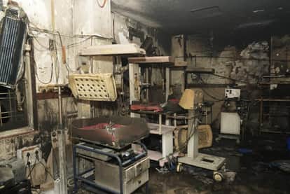 कमला नेहरू अस्पताल का वह हिस्सा जहां आग लगी थी।