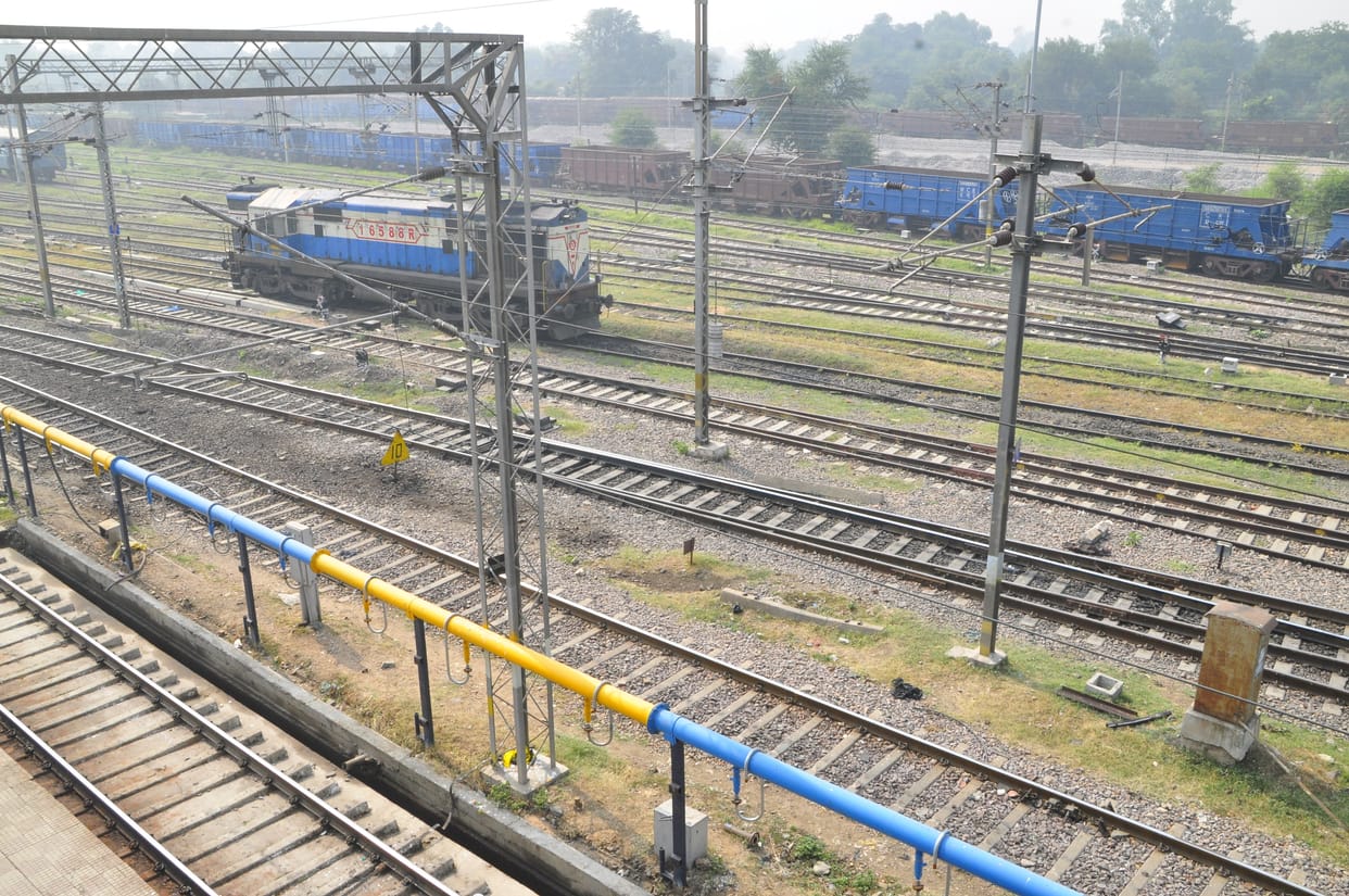Railways: Crowd of returnees in trains