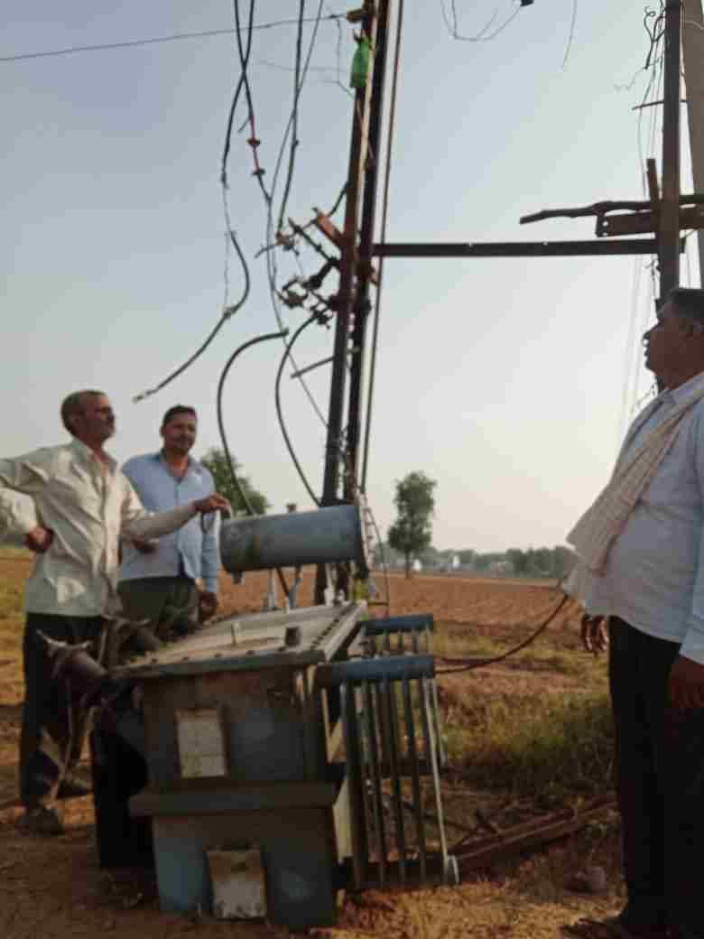 Drinking water crisis increased in Harsukh ki Dhani due to failure of 2 transformers of electricity for 20 days