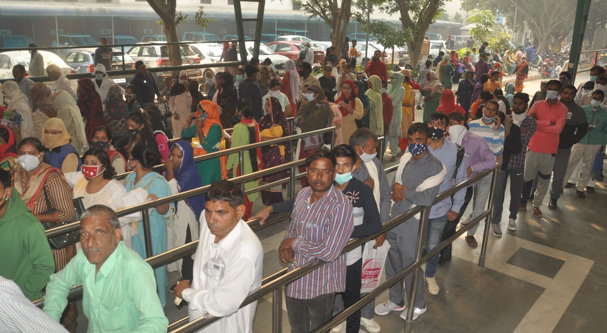 Five doctors infected, yet doctors-employees were seen without masks
