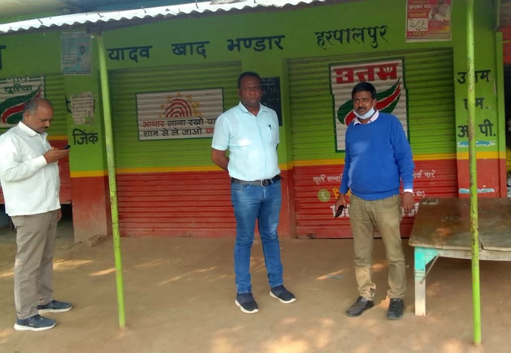 officer checked khad shops, shopkeeper run away
