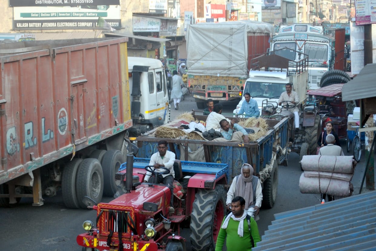 Heavy traffic jam in the city on Meerut-Karnal highway