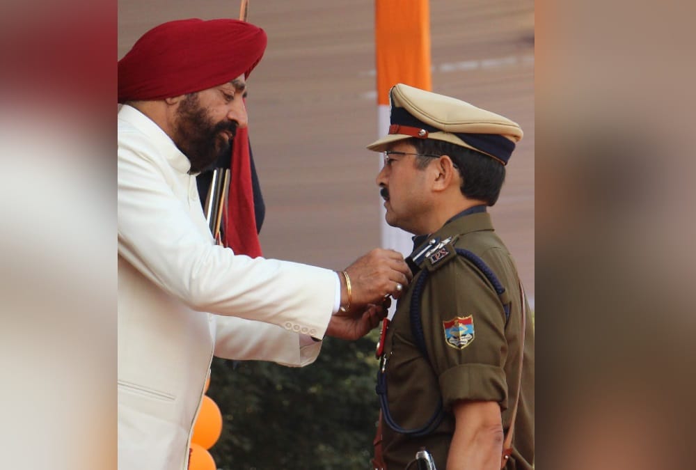 Uttarakhand 21 Foundation Day Today: DGP Ashok Kumar gave President Police Medal to officers