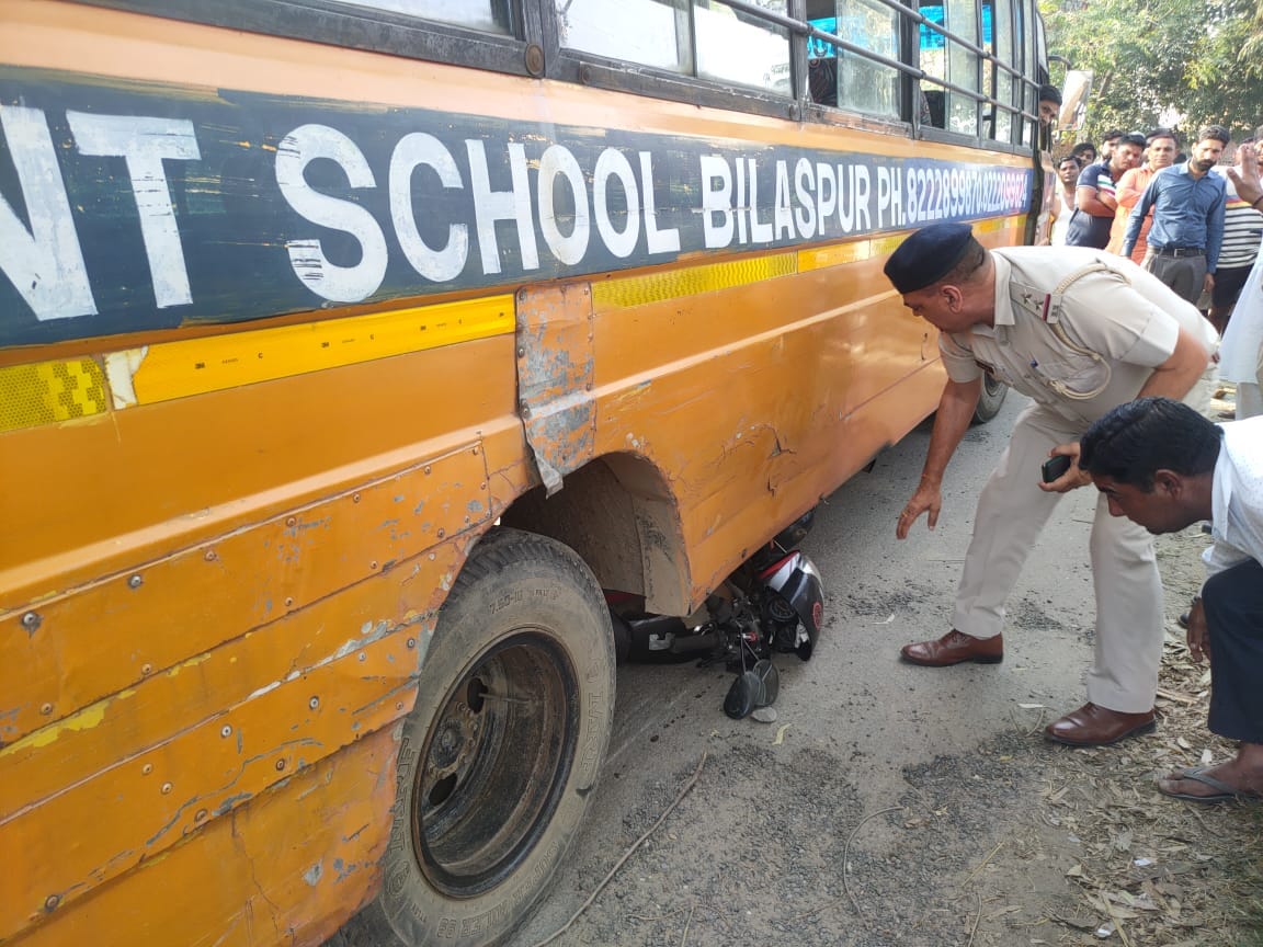 School bus crushes bike riding father and daughter, Yamunanagar