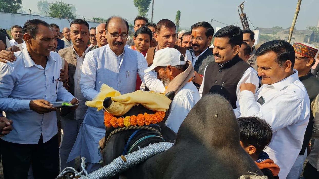 Due to the protest of the farmers, the crushing session had to be inaugurated twice