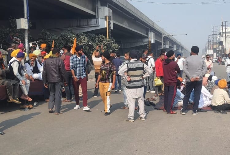 Sikh Unions Blocked Samrala Chowk in Ludhiana