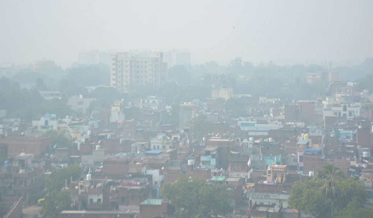 Pollution caused by firecrackers broke previous records on this Diwali in Dehradun AQI crossed 400