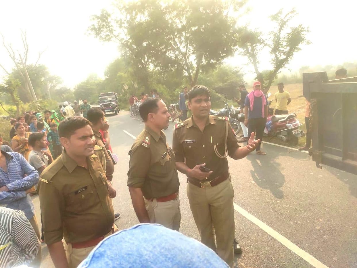 crime,accident,dead,auraiya