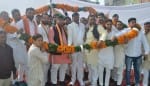 शामली भाजपा अल्पसंख्यक  मोर्चा के प्रदेश अध्यक्ष प्रदेश अध्यक्ष कुवंर बासित अली का स्वागत करते ?