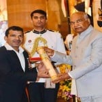 विरेंद्र को पद्मश्री अवॉर्ड से नवाजते राष्ट्रपति रामनाथ कोविंद।