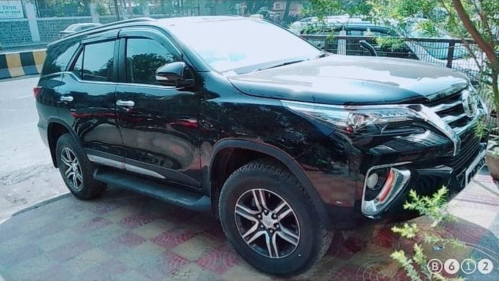 Unlocked with software and stolen a luxury car in 15 minutes
