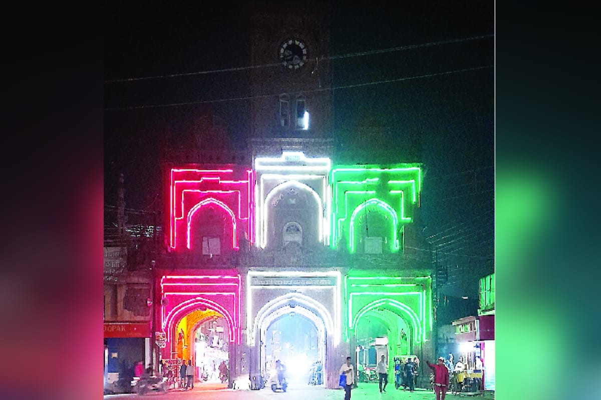 festive atmosphere in Meerut for two days, Crossing decorated for the players
