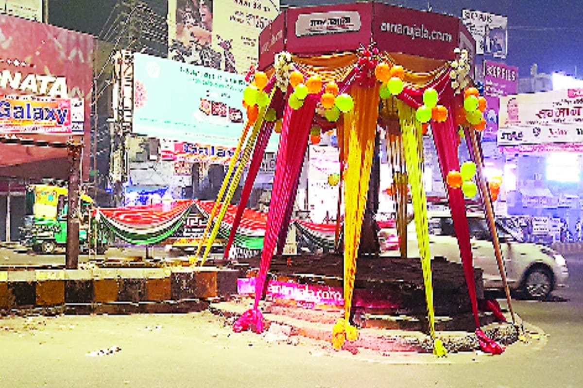 festive atmosphere in Meerut for two days, Crossing decorated for the players