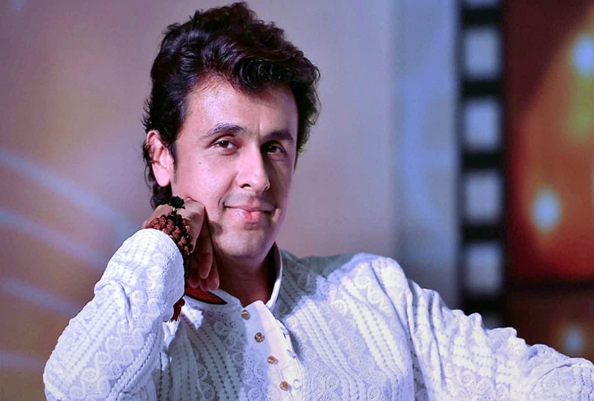 Singer sonu nigam is corona positive shared the video and said I am not dying