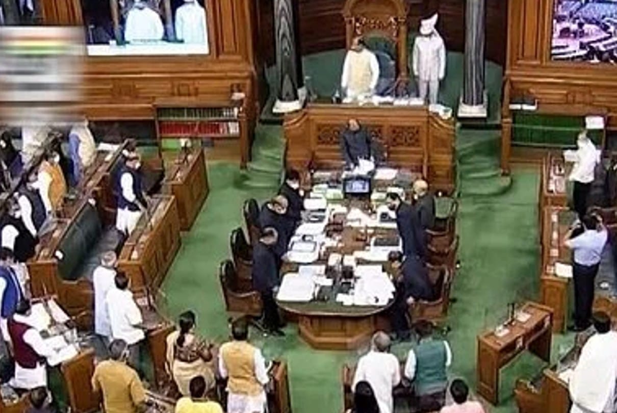 सदन में हंगामा (फाइल फोटो)