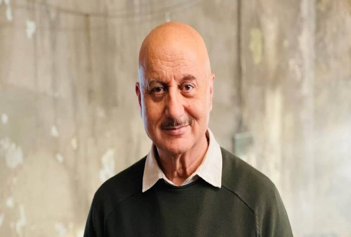 Happy New Year 2022  Actor Anupam Kher shared a video on Instagram