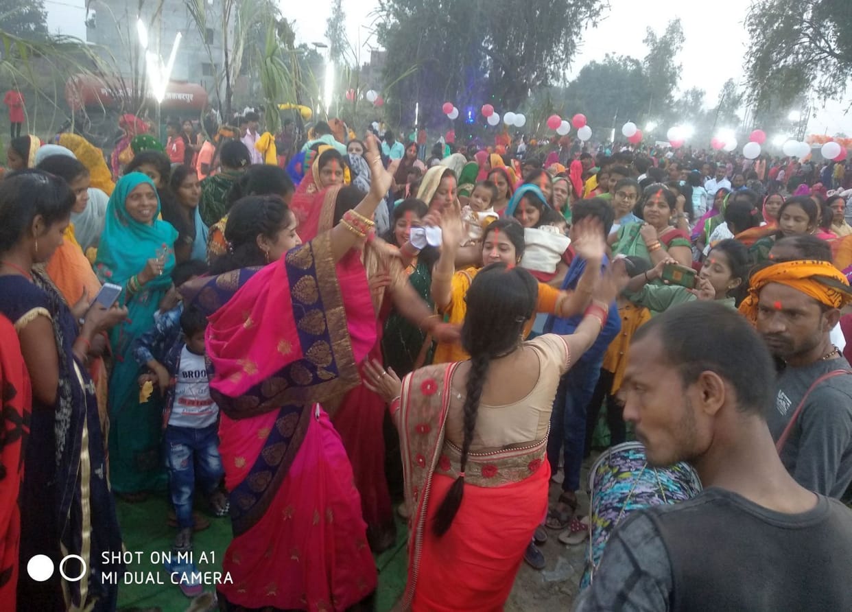 The joy of Chhath seen on the Ghats, Arghya to the setting sun