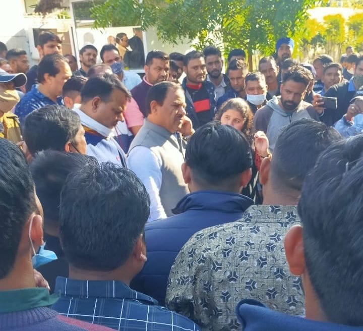 The talks of the striking workers with the Forest Minister failed